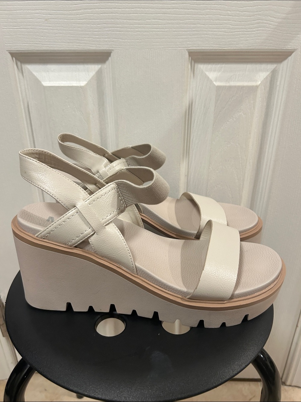 Platform Sandals Size 12 - Picture 4 of 7